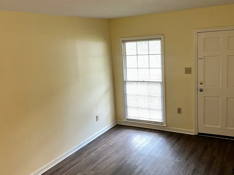 1222 W 2nd Ave #A — Photo 3