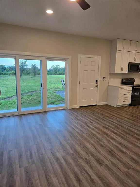 1 bed, 1.0 bath, 500 sqft, $1,300 — Photo 2