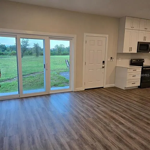 1019 Oak Bluff Dr — Photo 2