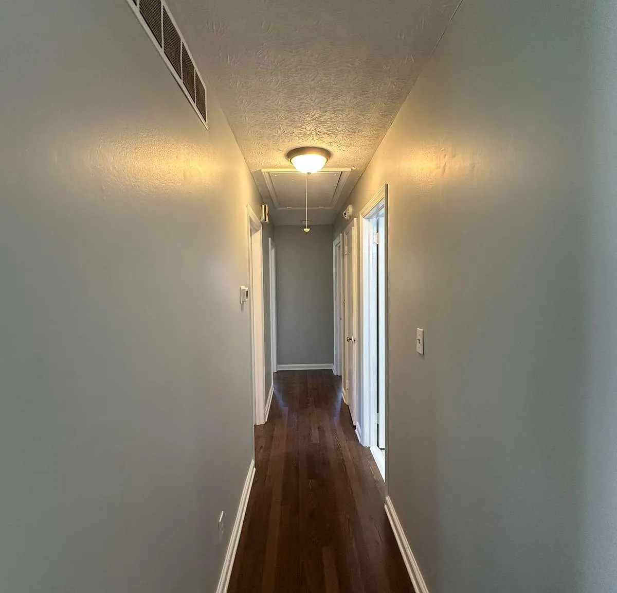 3 bed, 1.5 bath, 1452 sqft, $1,700 — Photo 4