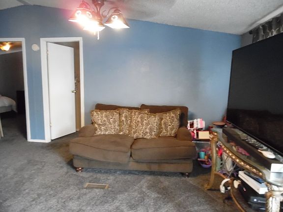 5th image of 1435 N Avenue F