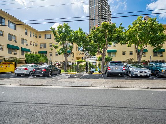 Entrance from Kahakai Dr.