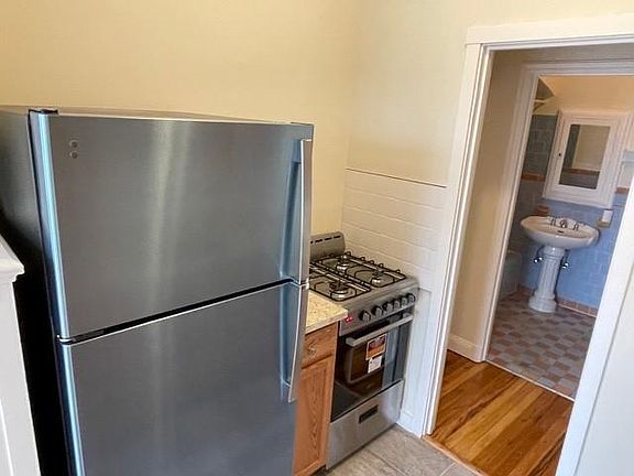 5th image of 1090 Eddy St APT 504