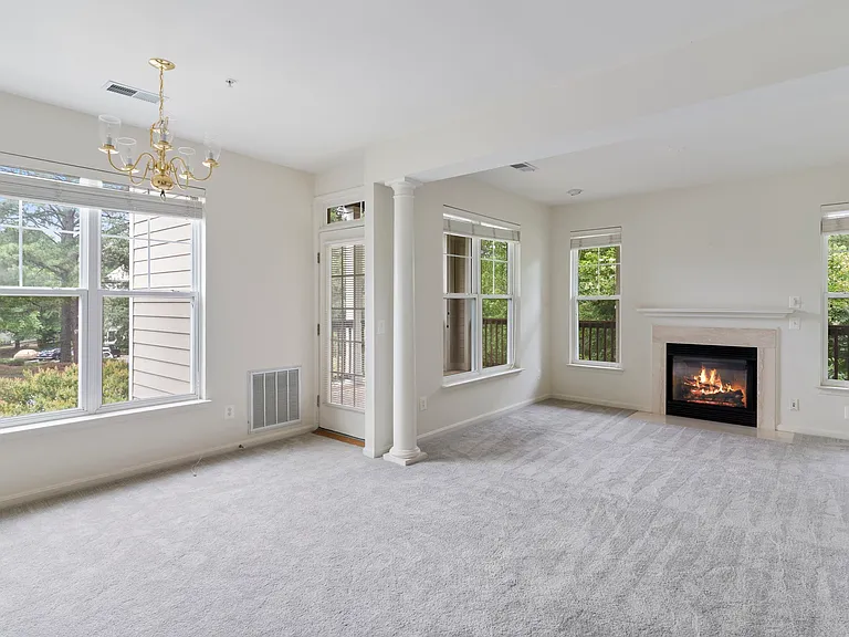 1021 Leeward Way #1021 — Photo 3