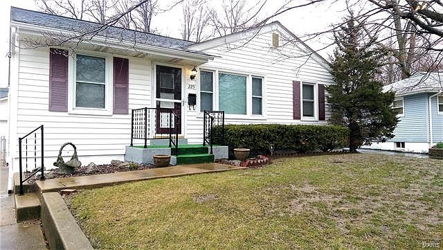 1st image of 225 Saint Augusta Ln