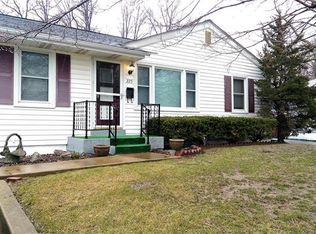 225 Saint Augusta Ln, Florissant, MO 63031