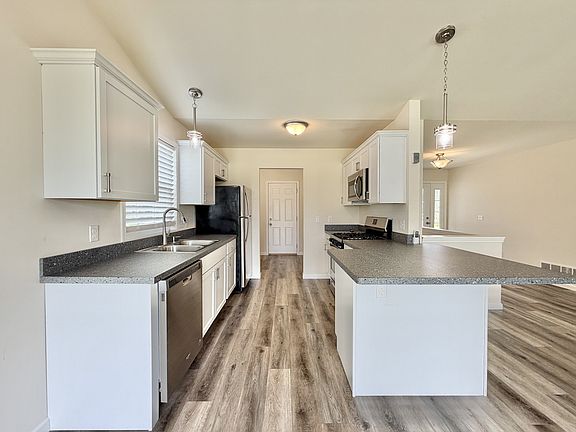 4th image of 118 Cedar Ave