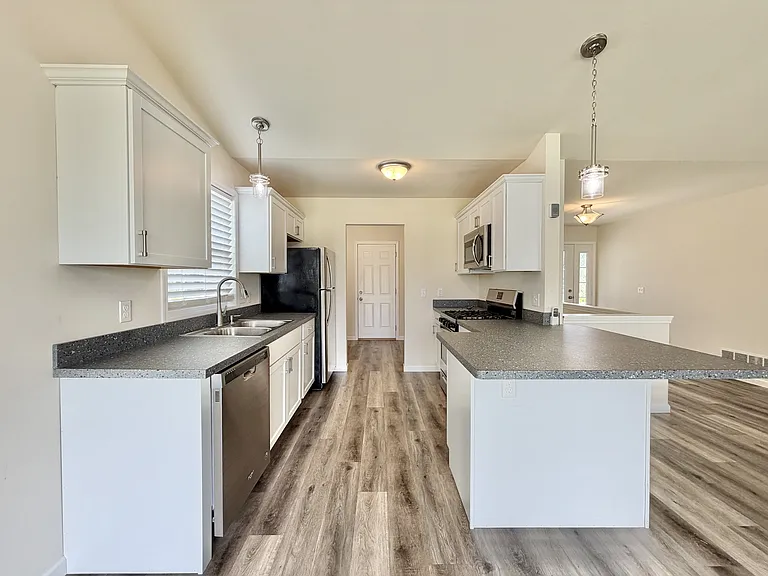 118 Cedar Ave — Photo 4