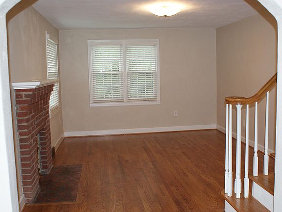 5th image of 1036 Washington Ave