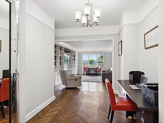3rd image of 120 Cabrini Blvd APT 19