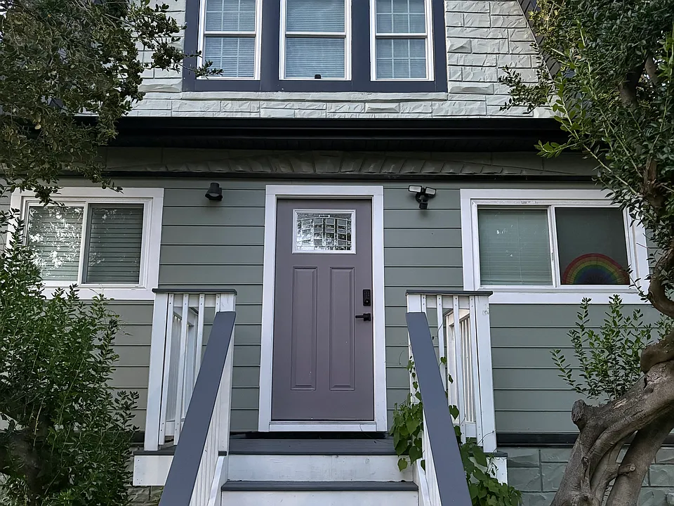 804 Pontiac Ave #1