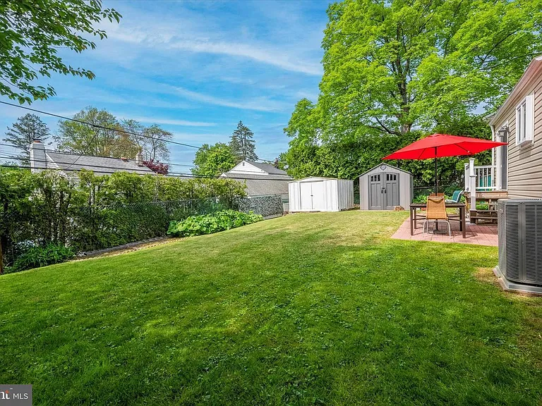 330 Williams Rd — Photo 25