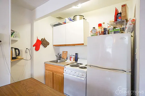 Rented by City Connections Realty | media 10