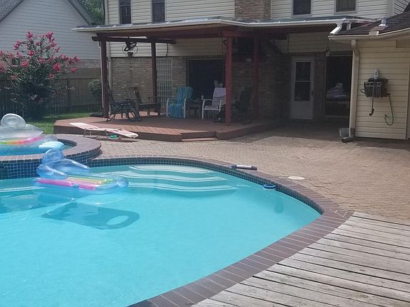 2nd deck poolside