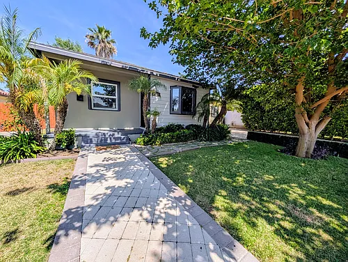5964 Yarmouth Ave Photo 1