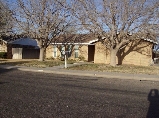1st image of 8800 Holiday Dr