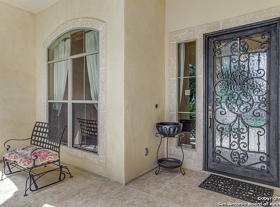 3rd image of 3227 Medaris Ln