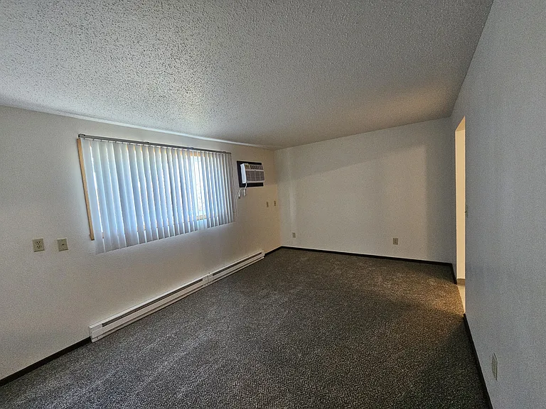 1538 Green Apartments — Photo 14