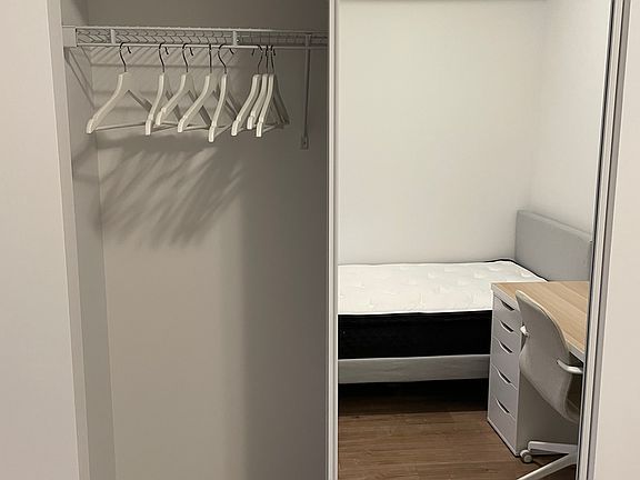 4th image of 203 College St #2603