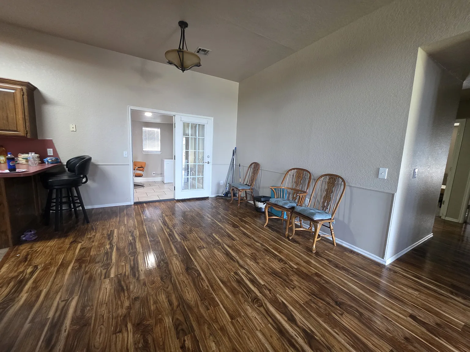 3 bed, 1736 sqft, $1,800 — Photo 3