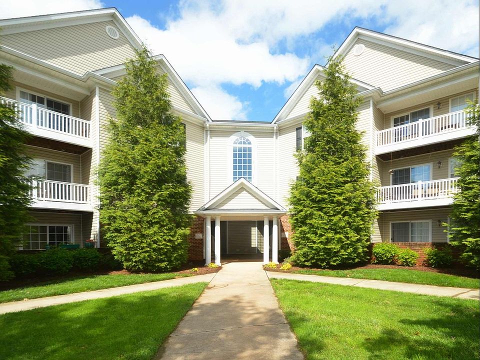 1st image of 623 Wyndhurst Dr Unit 1