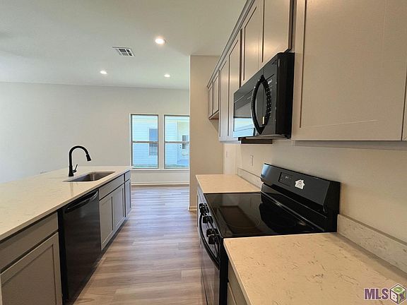 4th image of 28375 Merrimack Dr