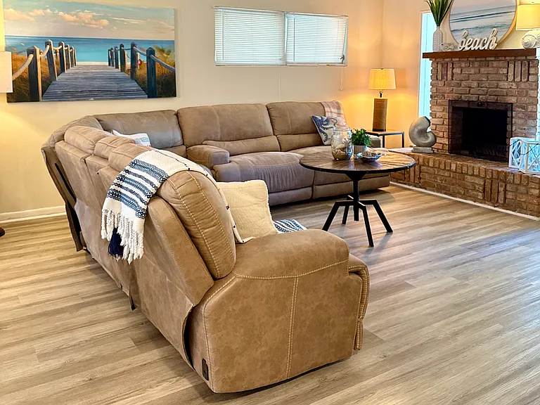 205 Driftwood Dr W — Photo 10