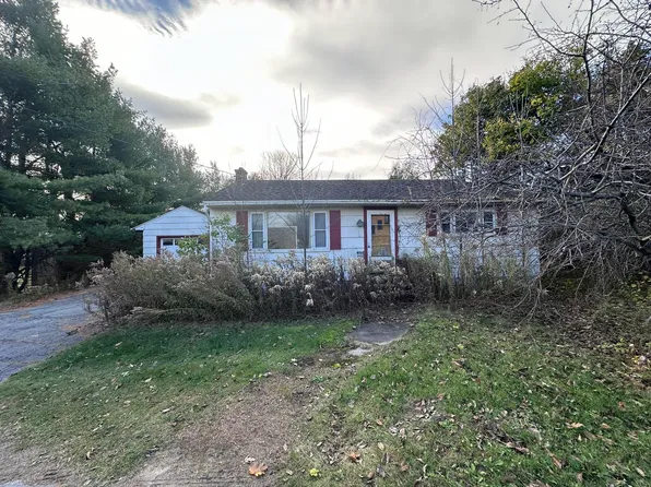 53 Tom Miller Rd, Plattsburgh, NY 12901