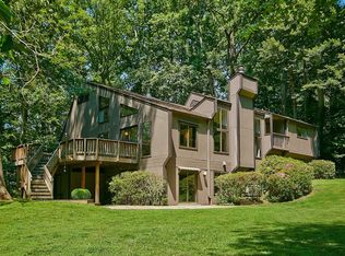 509 River Bend Rd, Great Falls, VA 22066