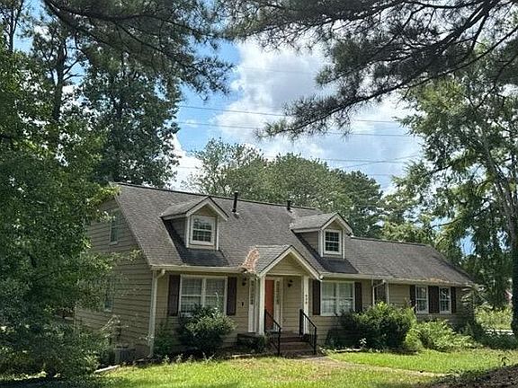 3rd image of 608 Holt Rd NE
