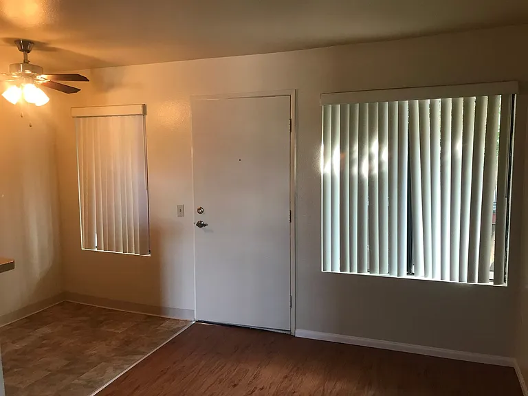 Santa Fe Manor — Photo 24