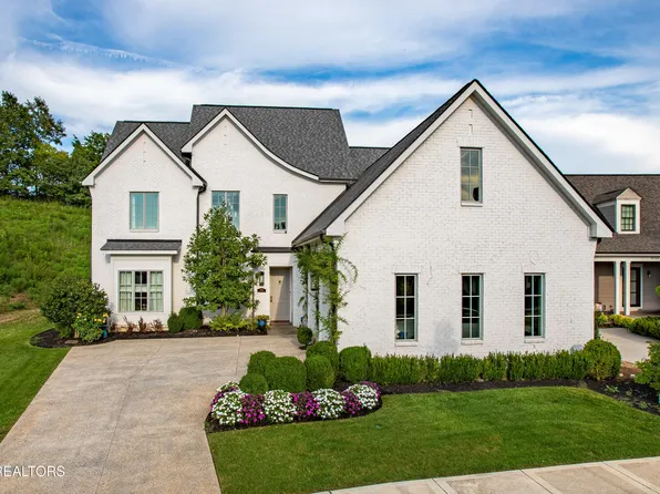 9750 Clingmans Dome Dr, Knoxville, TN 37922