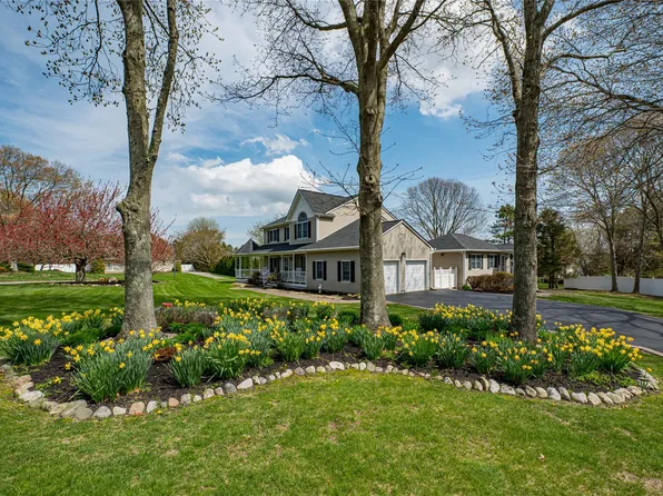 187 Fairway Drive, Wading River, NY 11792