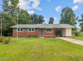 4 Oxford Dr, Jacksonville, NC 28546