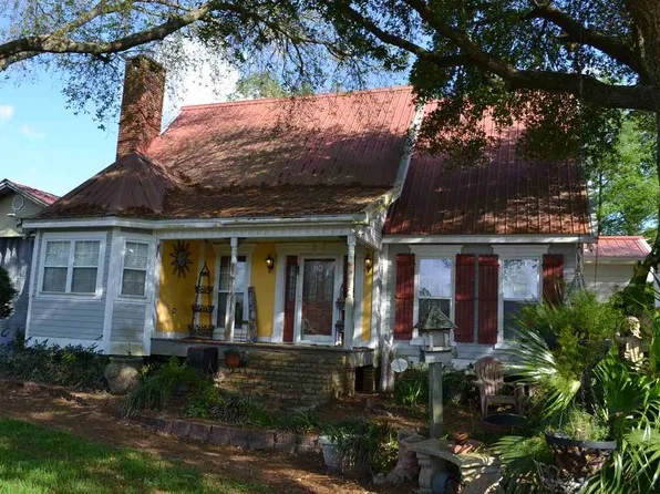 140 E 25th St, Larose, LA 70373