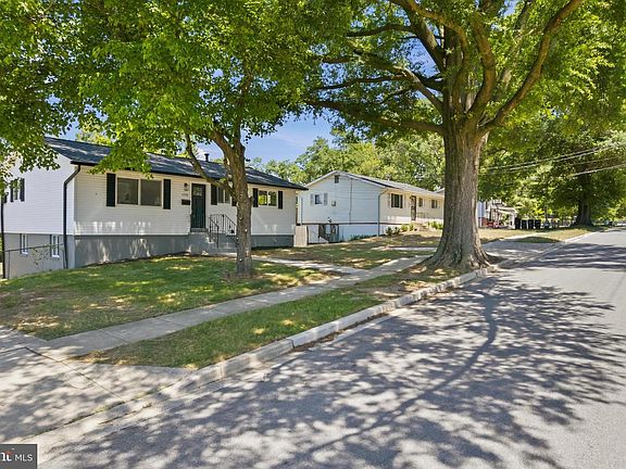 2nd image of 6908 Drylog St