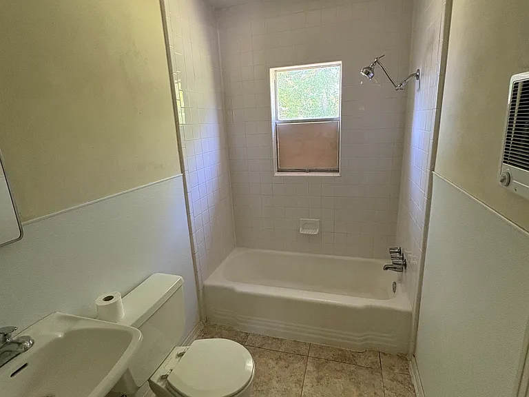 2603 Lily St #4 — Photo 4