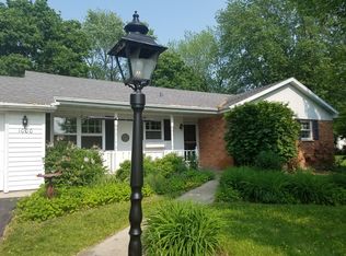 1000 Whipperwill Ct, Shorewood, IL 60404