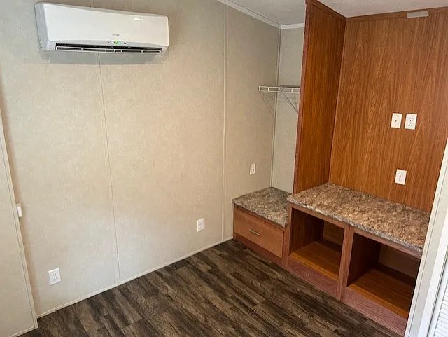 442 Millers Ln #4 — Photo 2