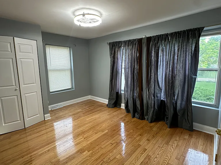 9628 S Parnell Ave #1 — Photo 9