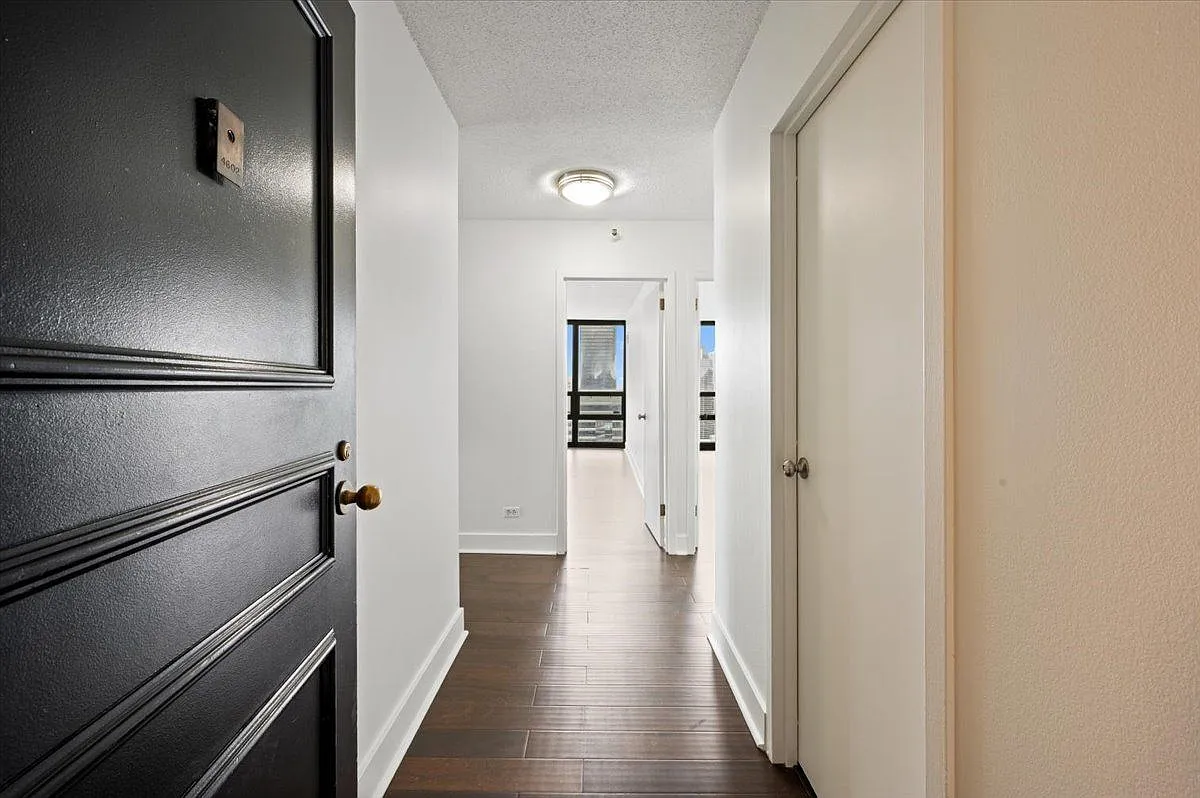 2 bed, 1400 sqft, $4,000 — Photo 3