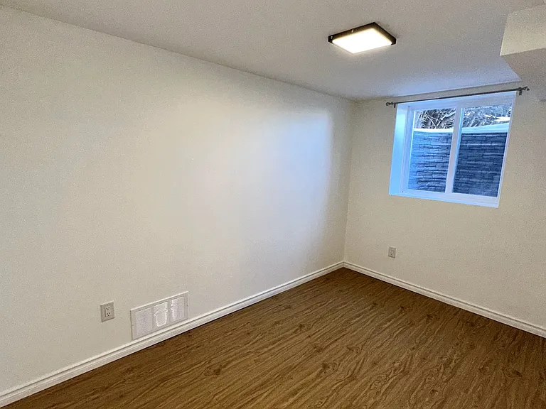 300 Dalehurst Dr #B — Photo 11