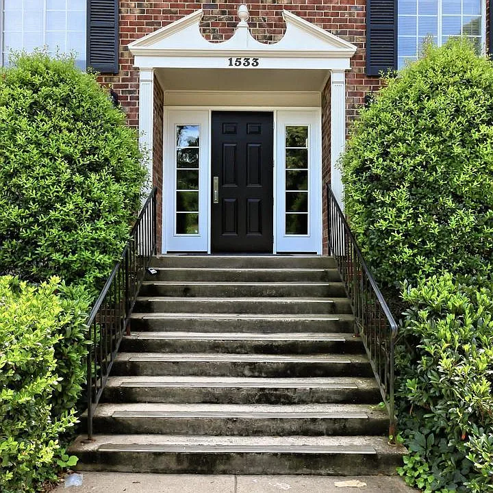 1533 Colonial Dr #101