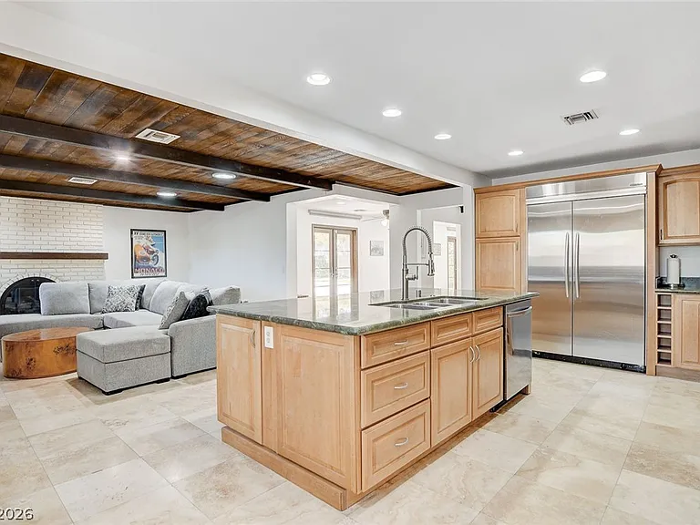 408 Lacy Ln — Photo 5