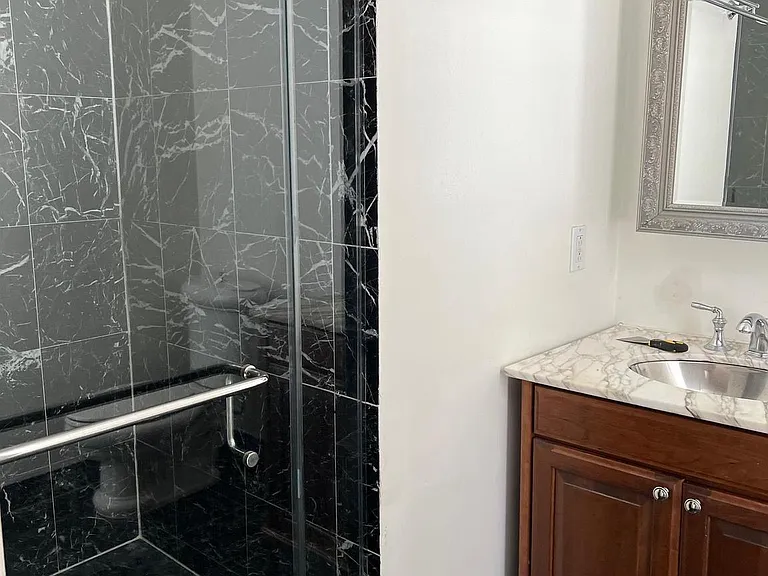 105 S 18th St #4B — Photo 11
