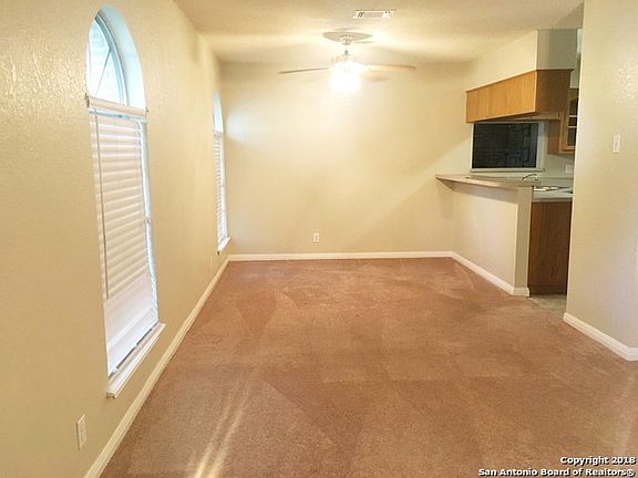 4th image of 140 Hillcrest Dr