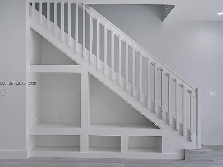 2098 Madeira Dr — Photo 18