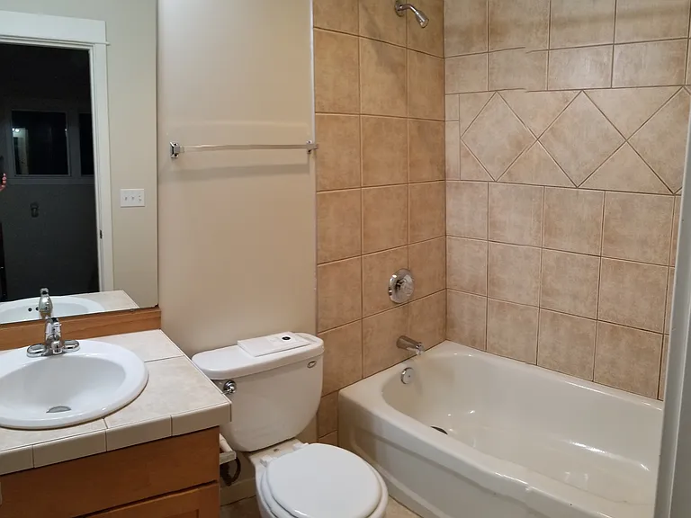 1813 S Bush Pl #F — Photo 18