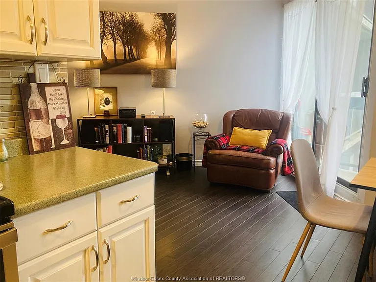 150 Park St W #1505 — Photo 7