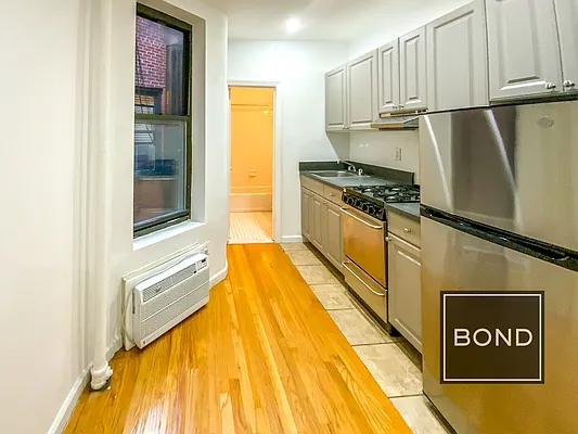 Rented by Bond New York | media 18